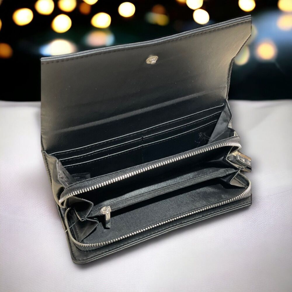 TAHARI Trifold Wristlet Zip Around Accordion Wallet Black RFI Protection NWT!!